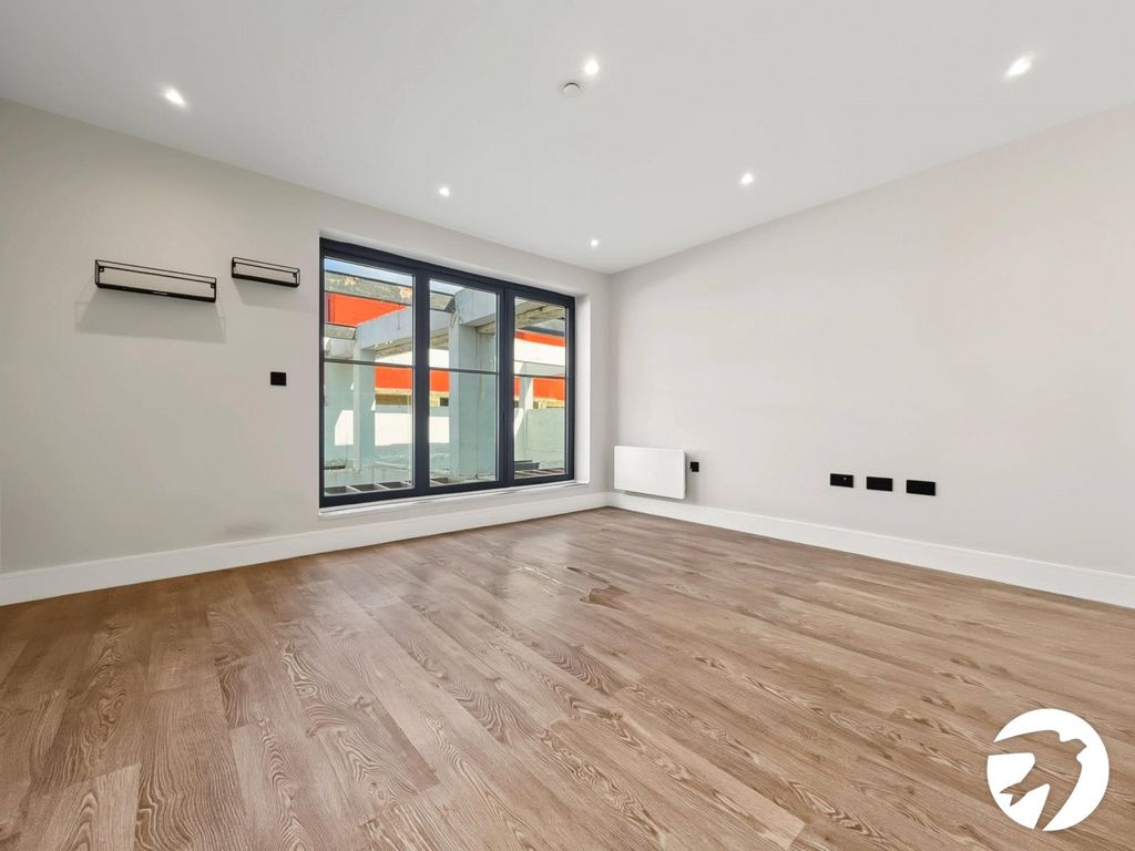 Property photo 3 of 10 Picture No. 23