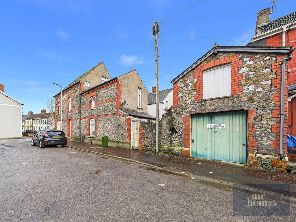 Property photo 2 of 34