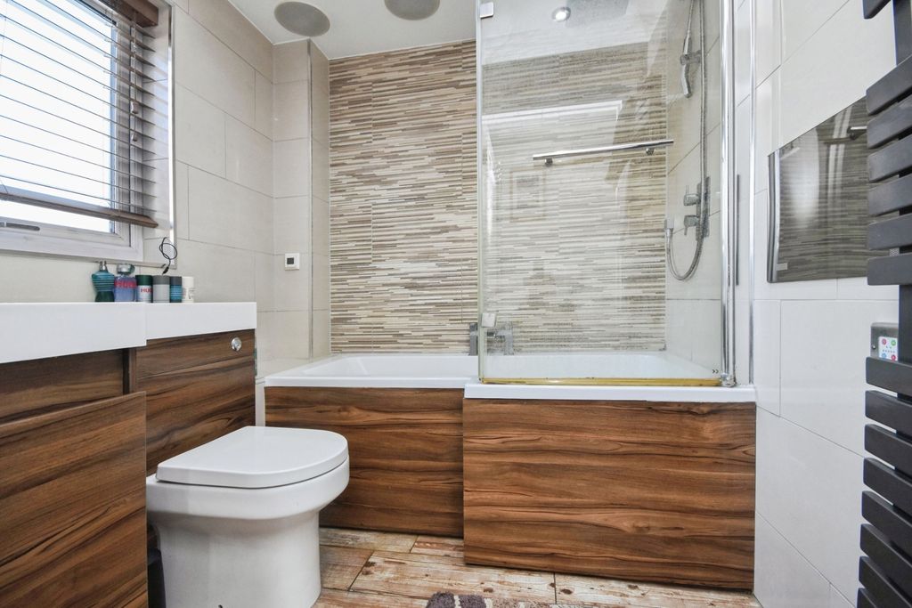 Property photo 2 of 9 Pbox-Img.Jpg