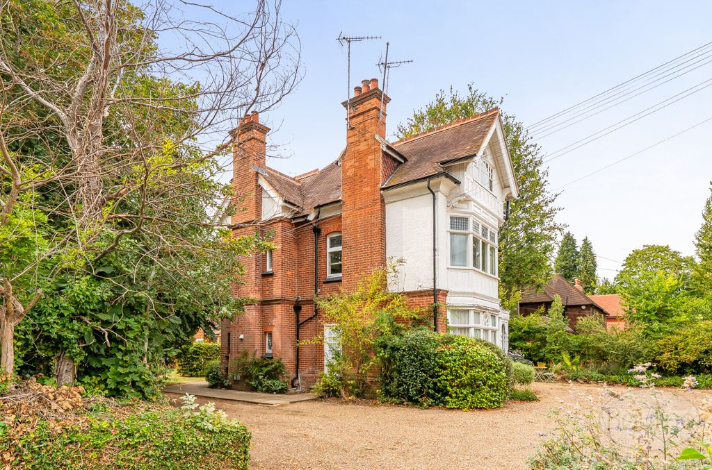 Property photo 1 of 17 738Ff1c7-E4Bb-4Df...