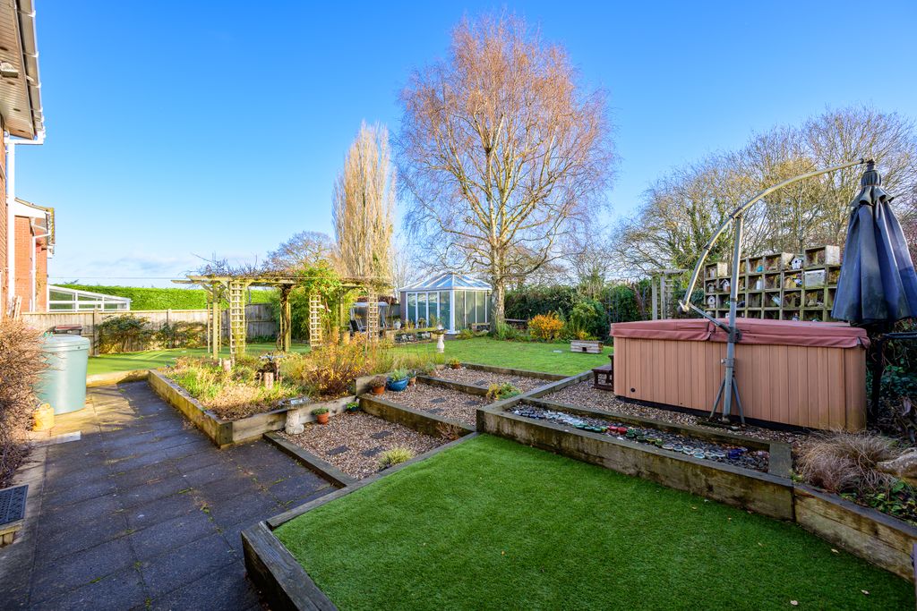 Property photo 2 of 35 Rear Garden