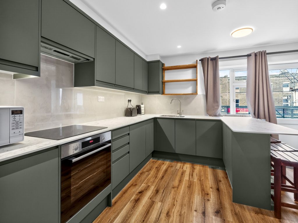 Property photo 2 of 18 Kitchen