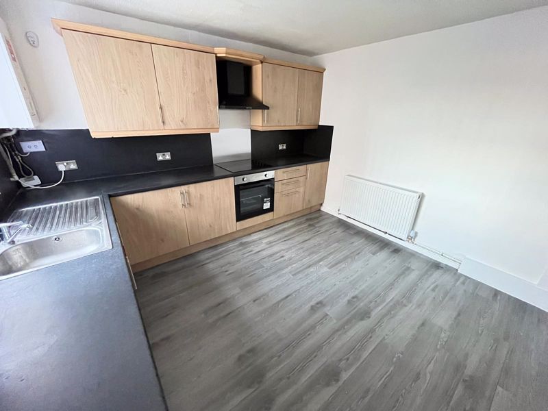 Property photo 3 of 9 Photo 5