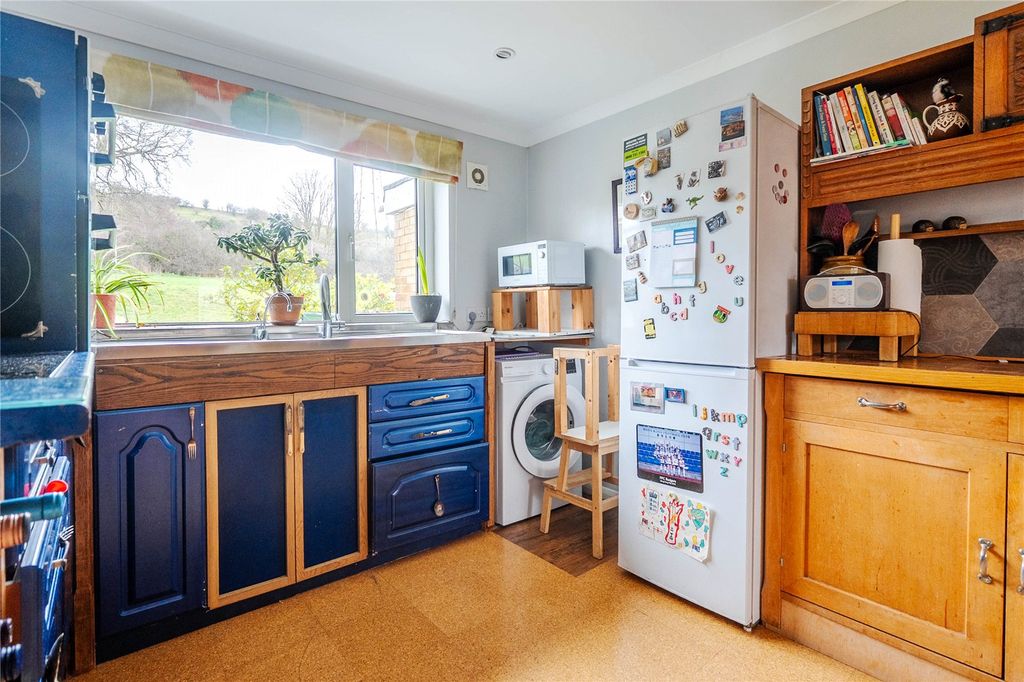 Property photo 2 of 18 Picture No. 13