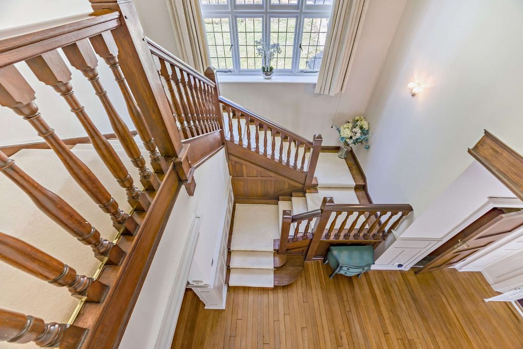 Additional image 11 of 6 bed detached house for saleBurys Bank Road, Greenham, Thatcham, Berkshire RG19