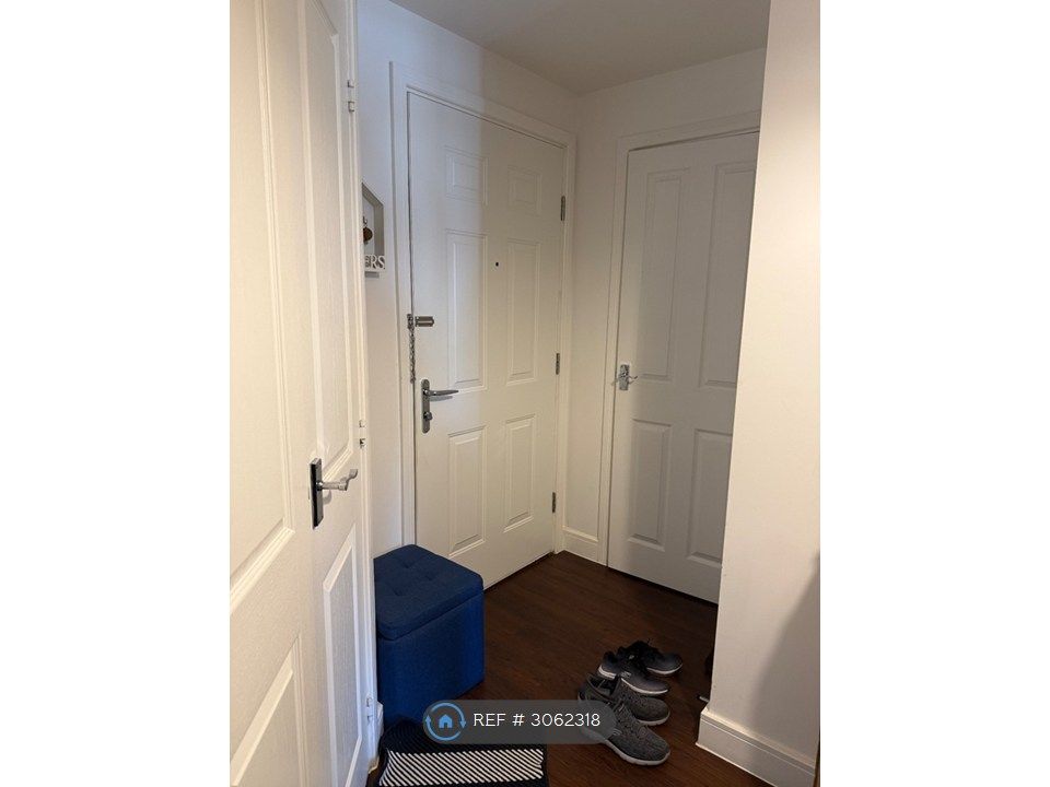 Property photo 1 of 11 Entrance