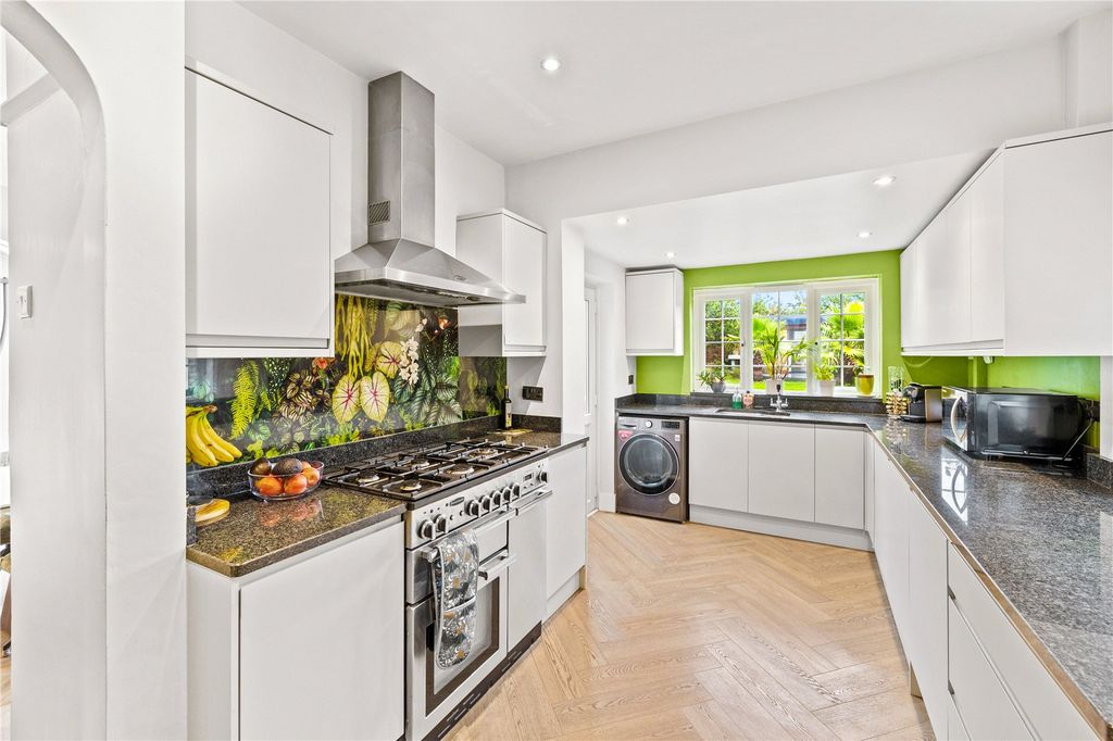 Property photo 3 of 34 Picture No. 37