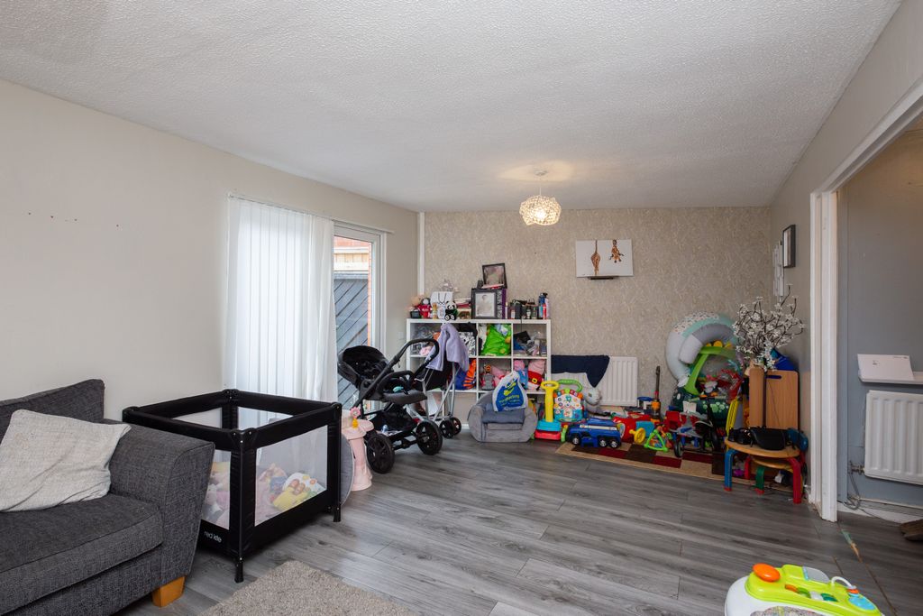 Property photo 3 of 22
