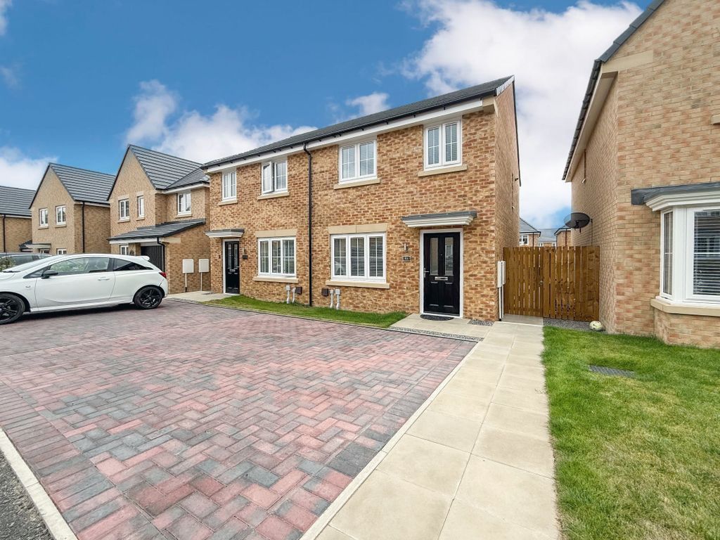 Property photo 1 of 17 External