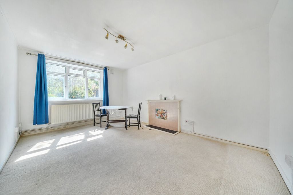 Property photo 2 of 17 Picture No. 42