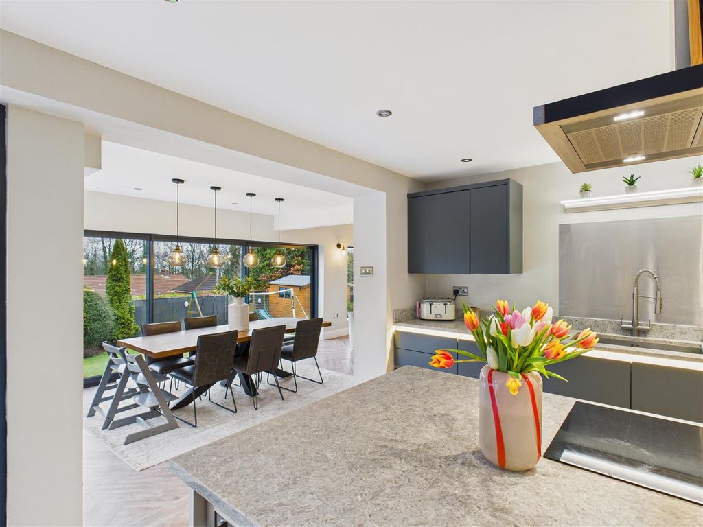 Property photo 2 of 23 Breakfast Kitchen