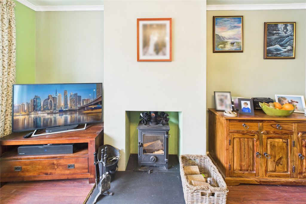 Property photo 3 of 12 Picture No. 02