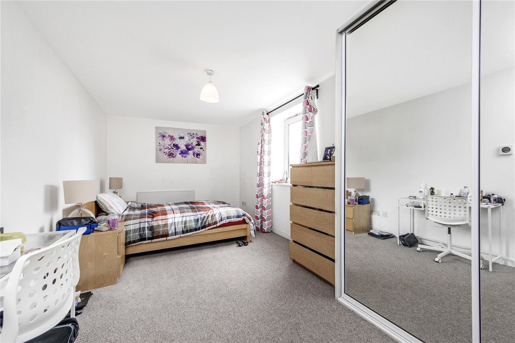 Property photo 3 of 11 Picture No. 15