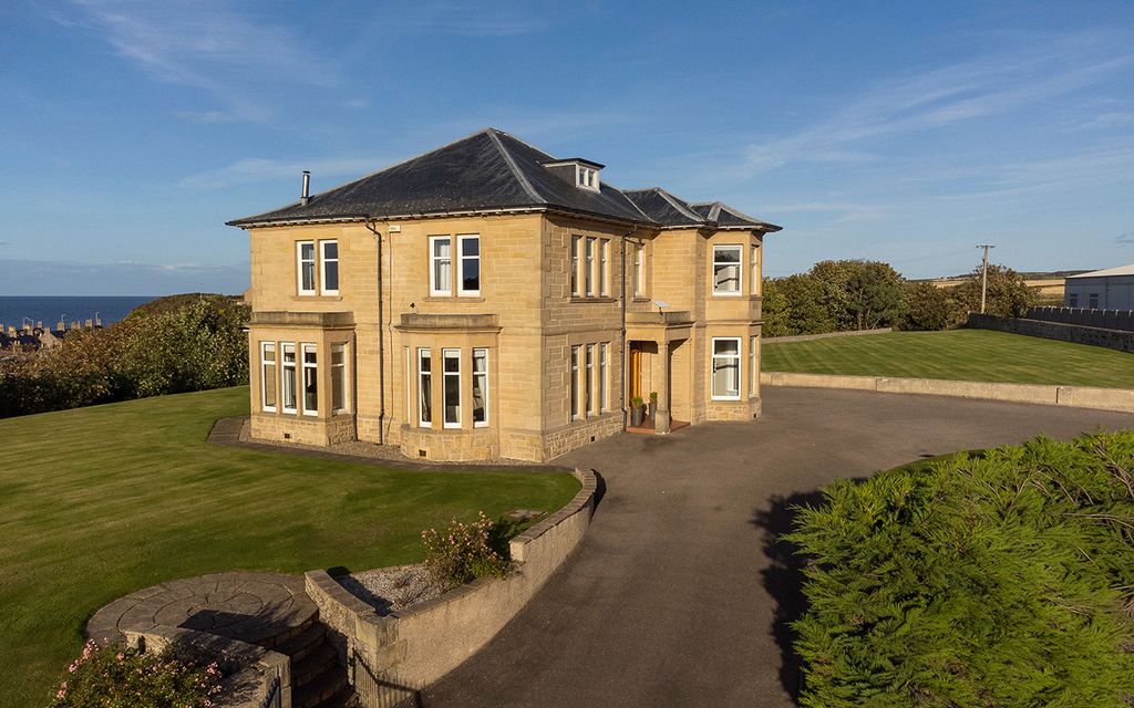 Property photo 2 of 37