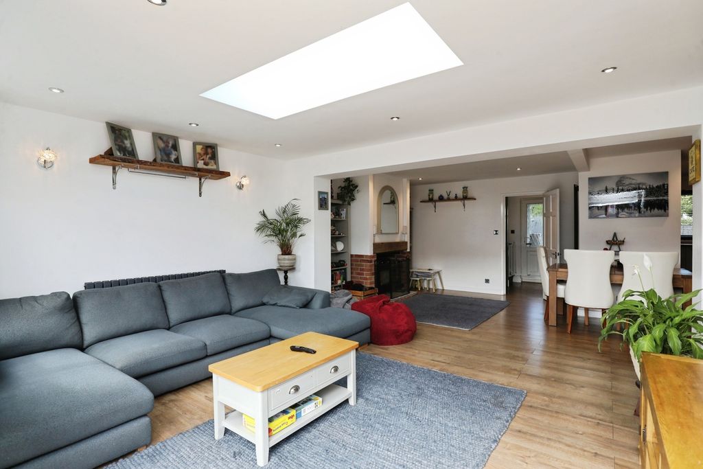 Property photo 1 of 18 Pbox-Img.Jpg