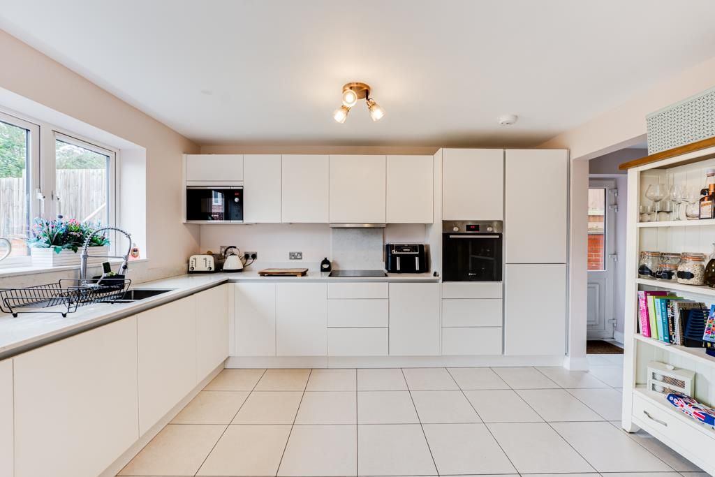 Property photo 2 of 33 13 Ambler Close, Burton Latimer-15.Jpg