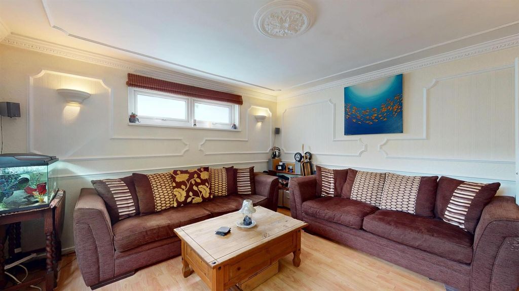 Property photo 3 of 8 Living Room House For Sale At E16, By Barrain Lond