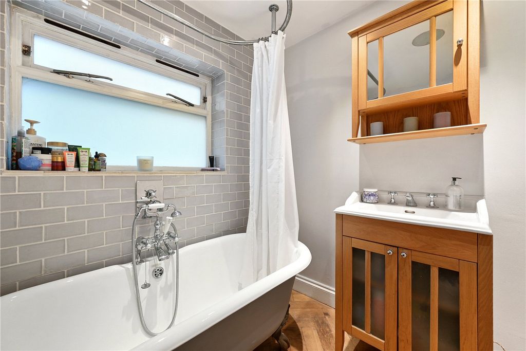 Property photo 3 of 8 Picture No. 02