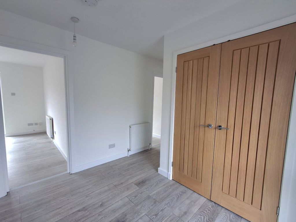 Property photo 2 of 9 Entrance Hall