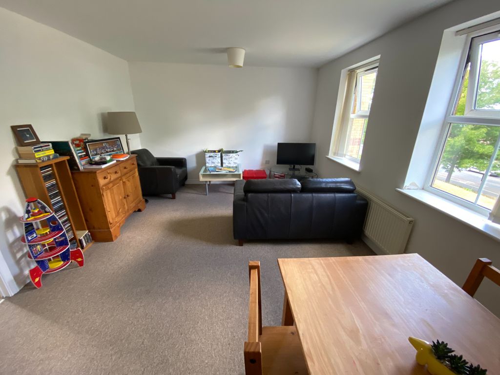 Property photo 3 of 12
