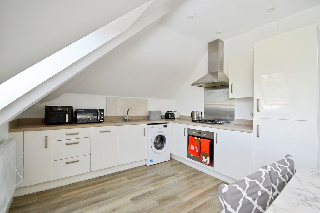 Property photo 3 of 16 Pbox-Img.Jpg