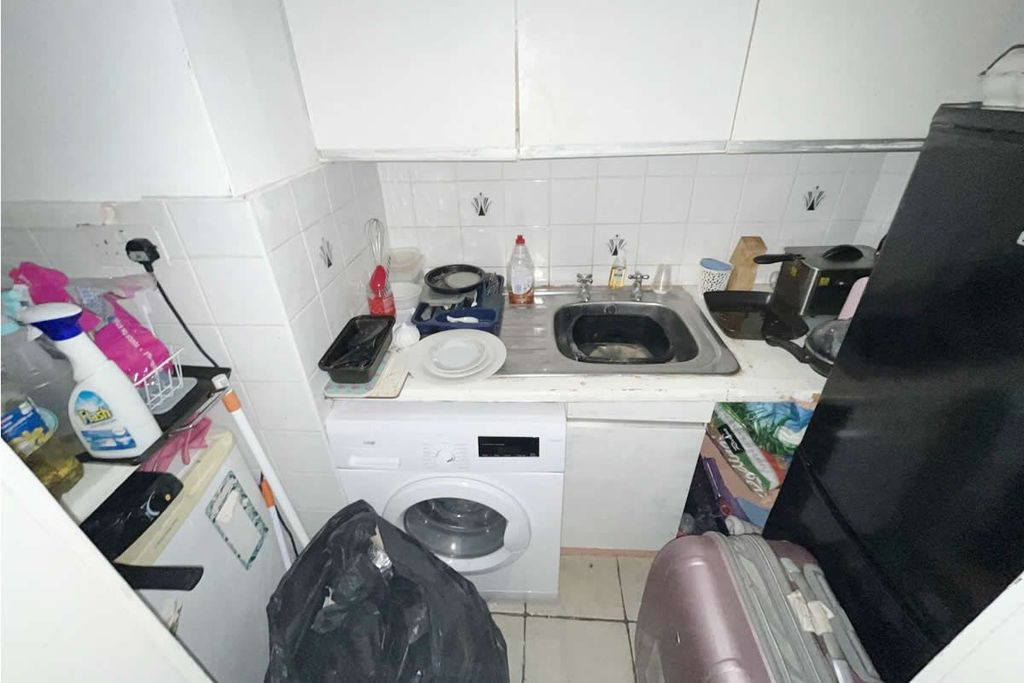 Property photo 3 of 6