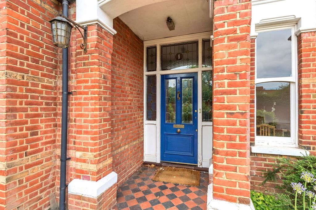 Property photo 2 of 23