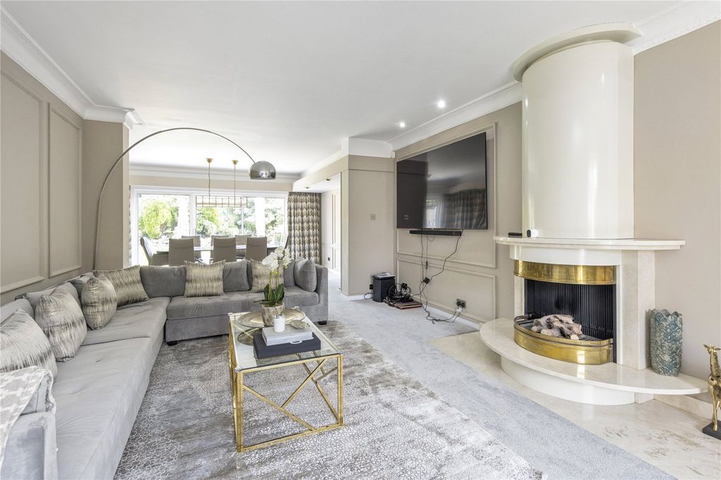 Property photo 3 of 19 Drawing Room
