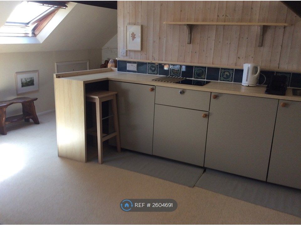 Property photo 2 of 4 Kitchenette