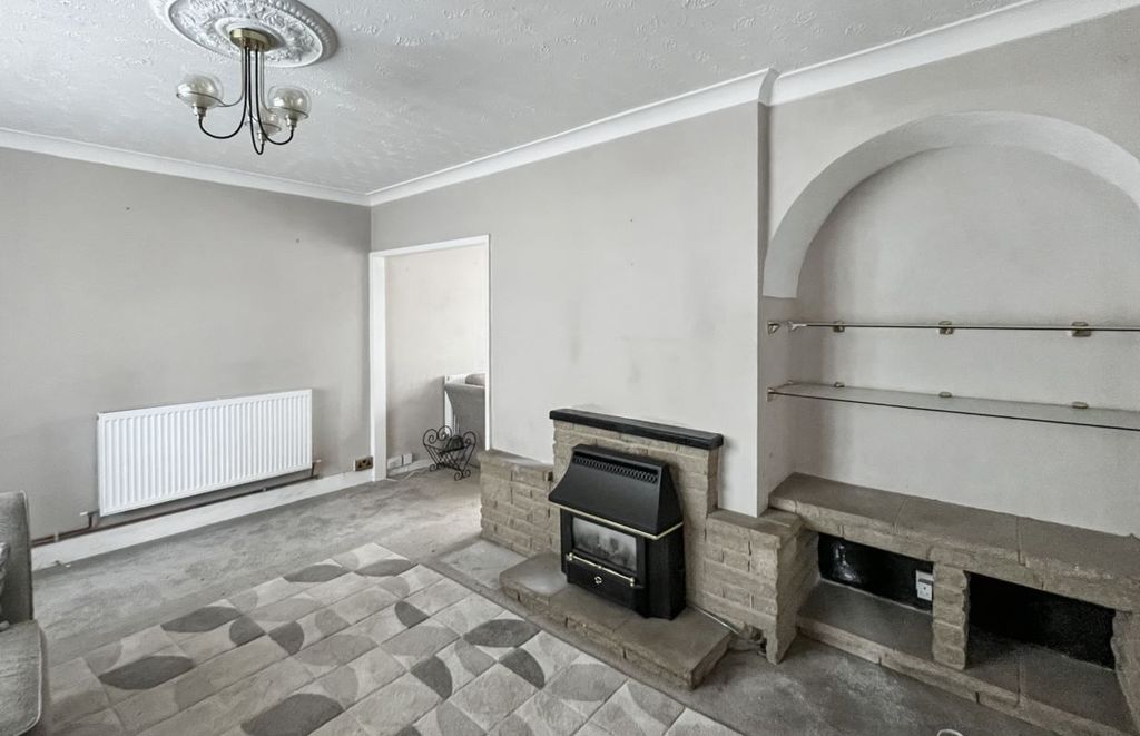 Property photo 2 of 21