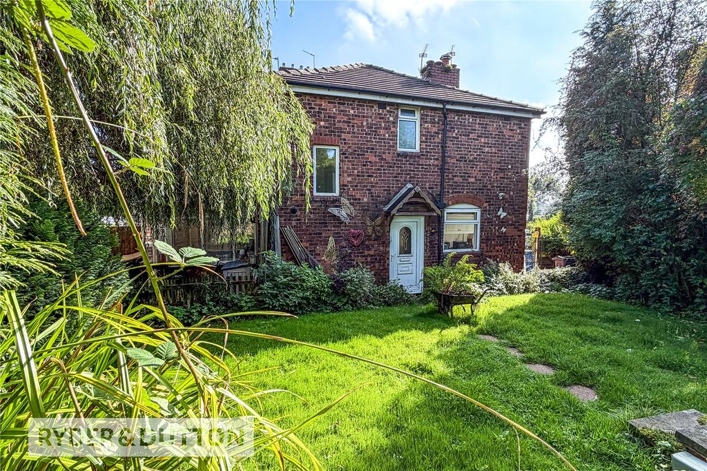 Property photo 2 of 17 Gardene