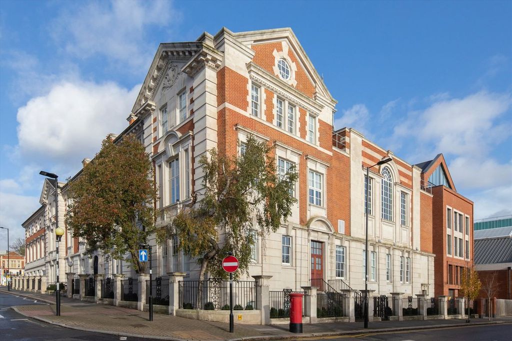 Property photo 1 of 5