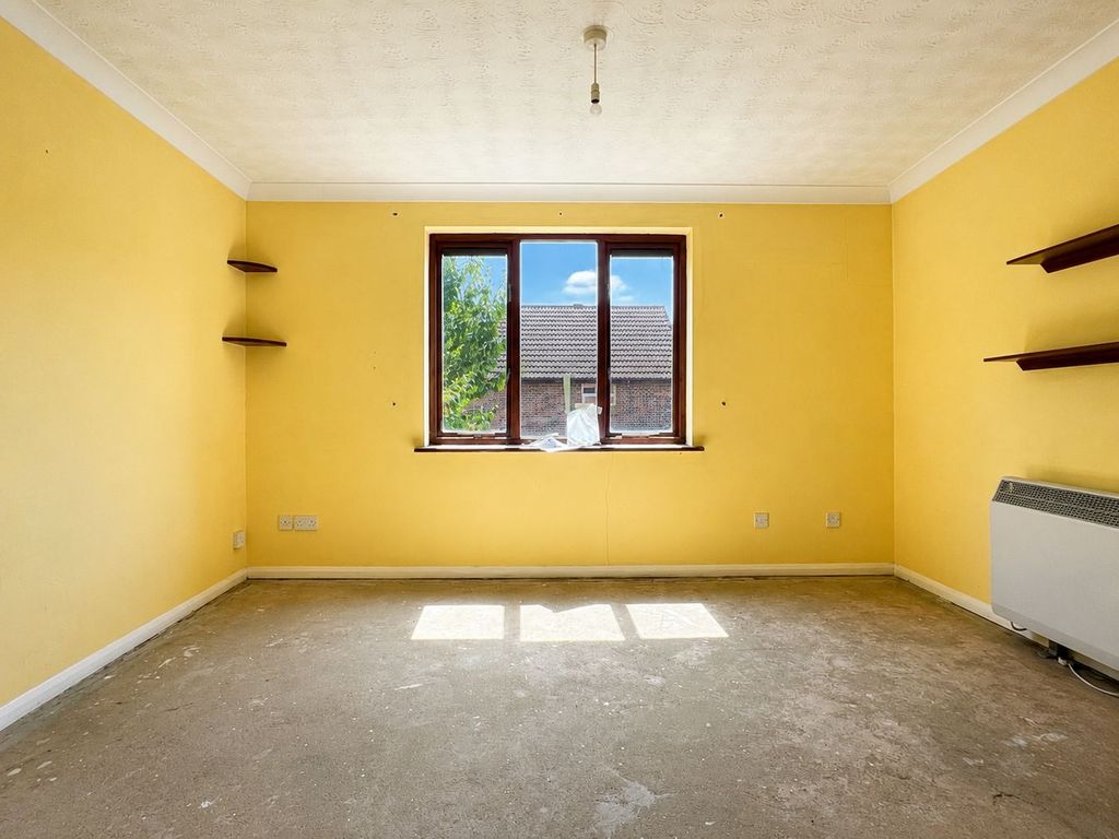 Property photo 2 of 8