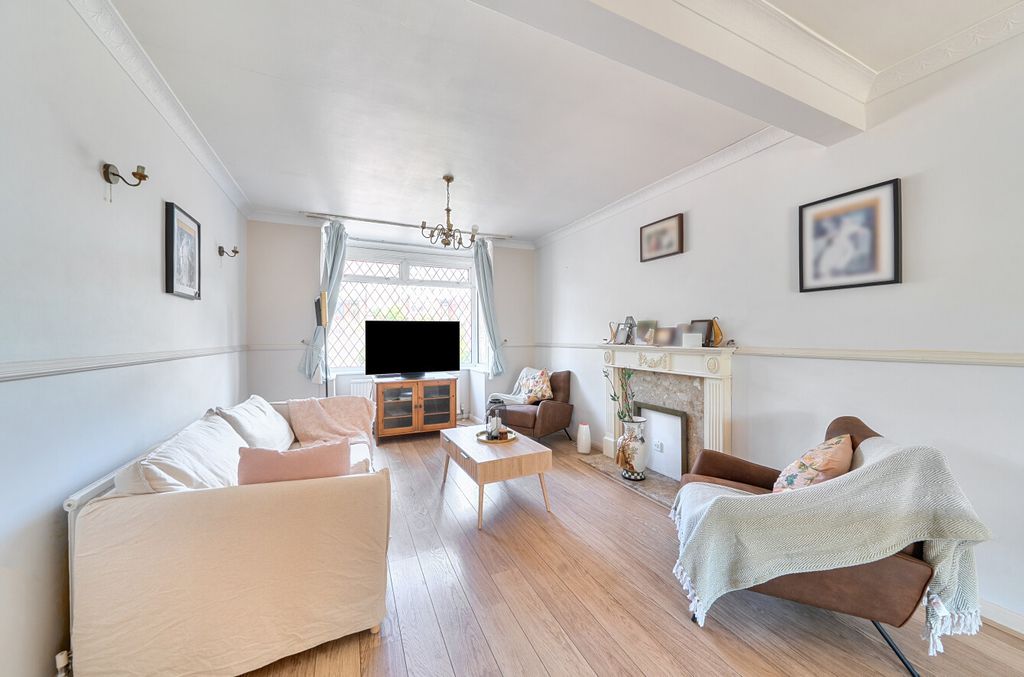 Property photo 2 of 20 1488136-1-6A551A2...