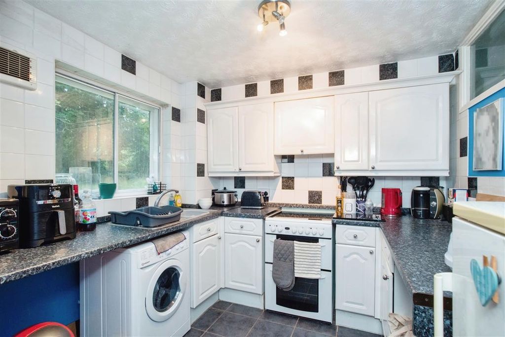 Property photo 2 of 8 Exterior