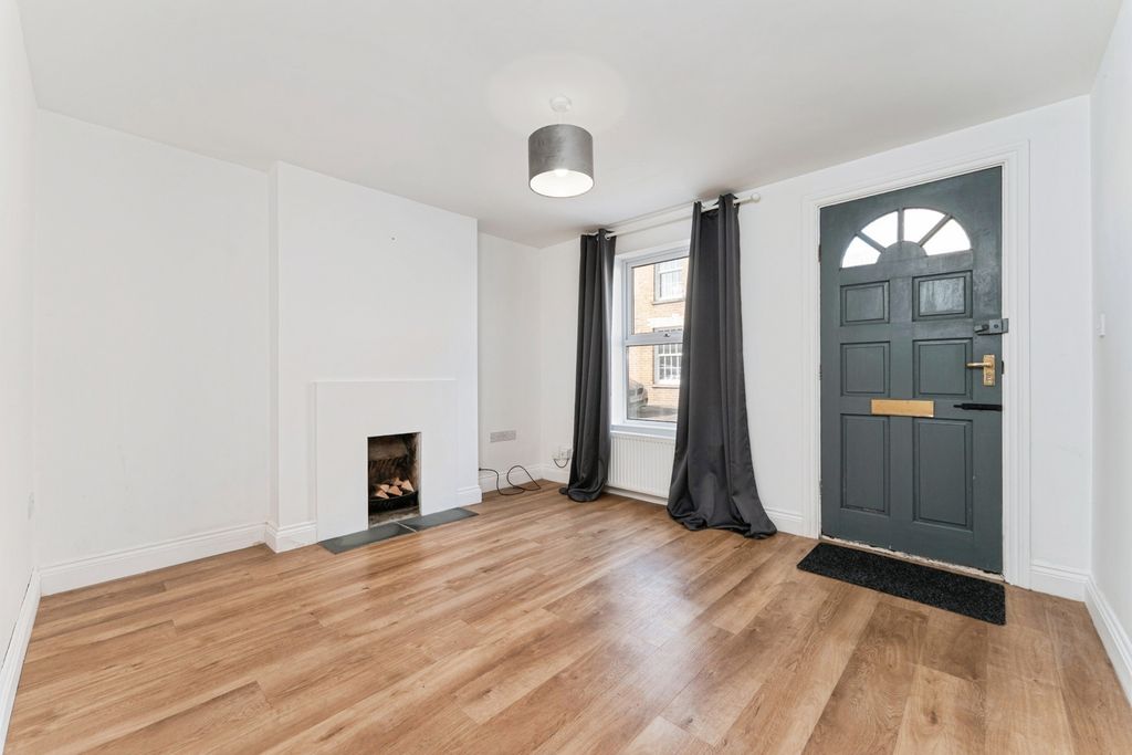 Property photo 2 of 16 Pbox-Img.Jpg