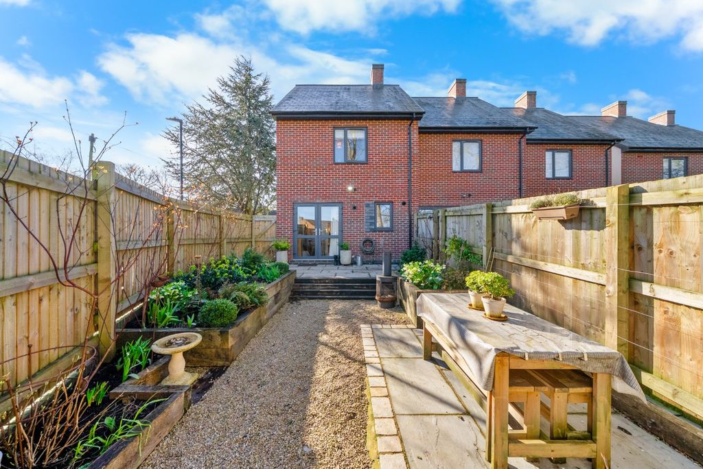 Property photo 2 of 17 Picture No. 11