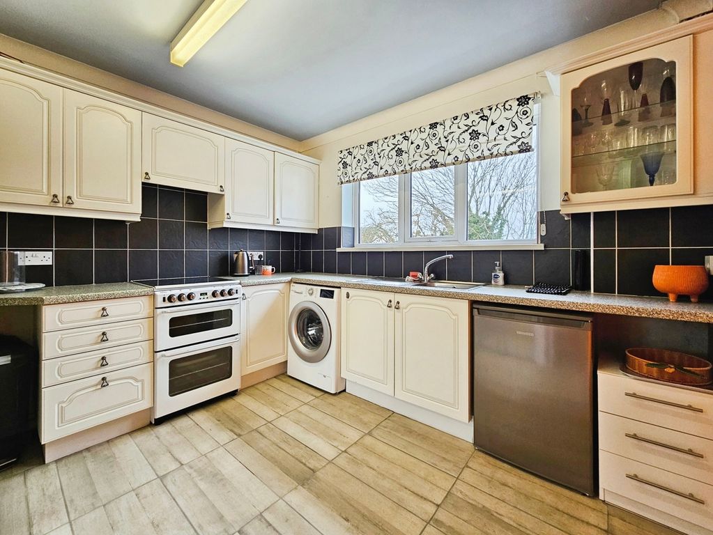 Property photo 3 of 6 Pbox-Img.Jpg