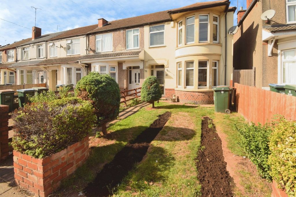 Property photo 1 of 18 Front Garden