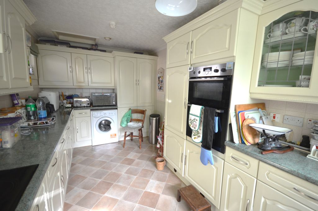Property photo 3 of 44