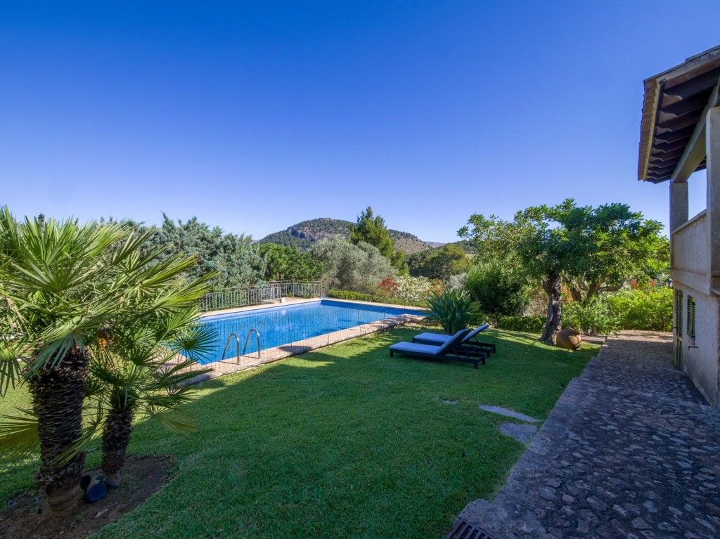 Property photo 3 of 20 P1555511-Hdr