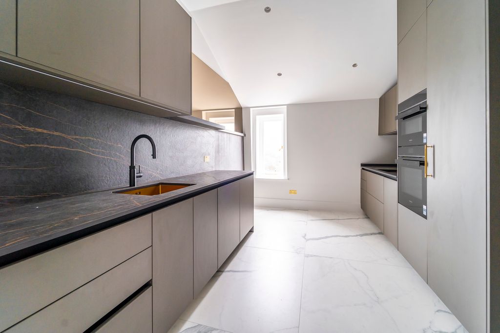 Property photo 3 of 16 Ndb06588