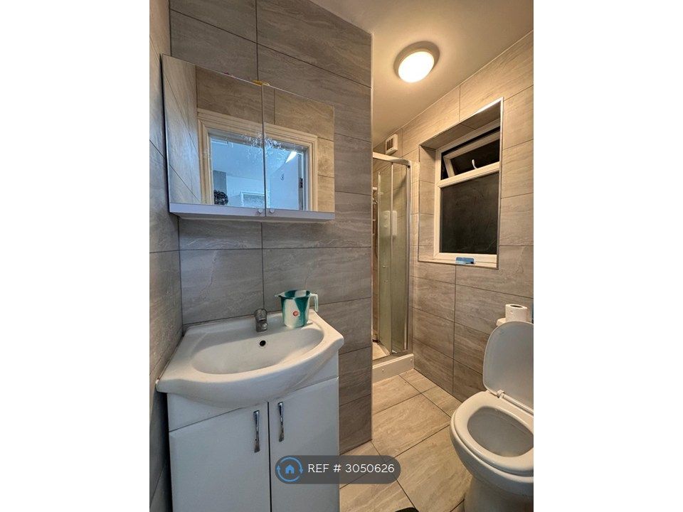Property photo 3 of 4 Bathroom