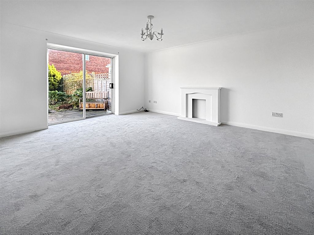 Property photo 3 of 10 3 - Picture No. 04