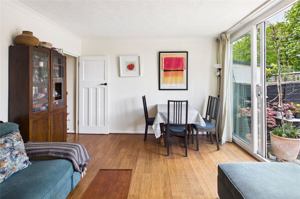 Property photo 2 of 11 Picture No. 21