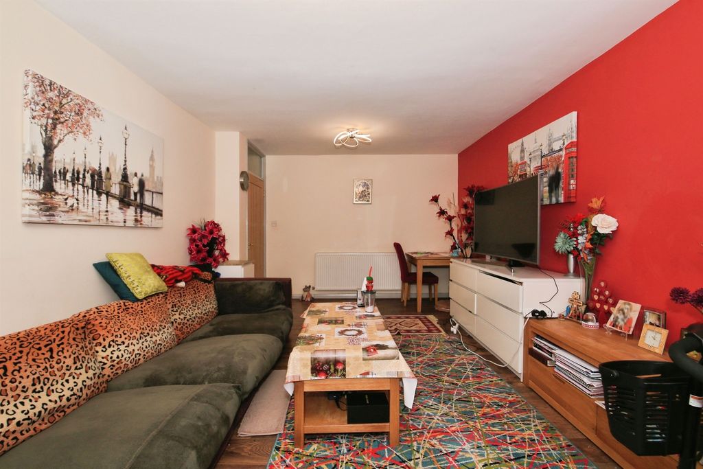 Property photo 2 of 7