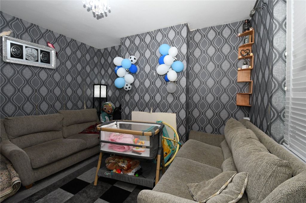 Property photo 2 of 8 Picture No. 22