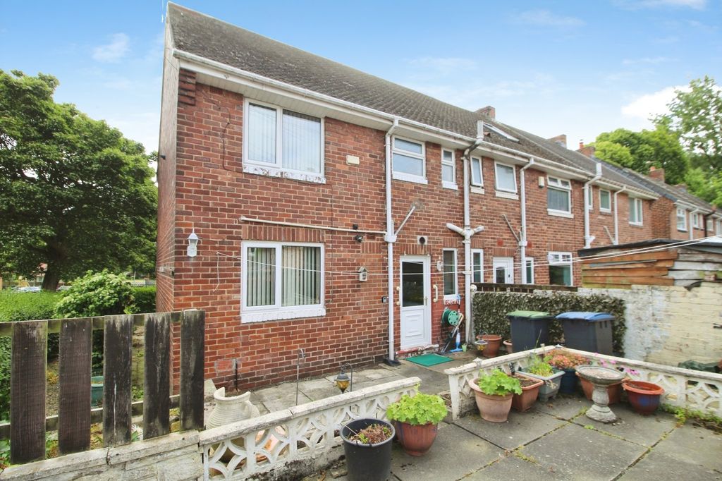 Property photo 1 of 16 External