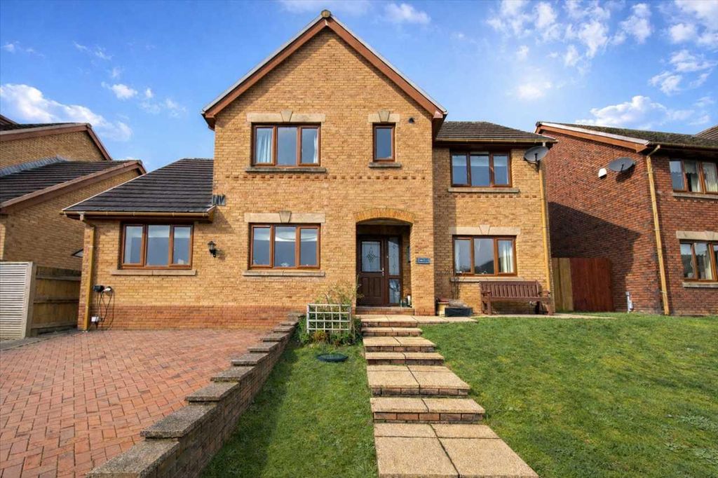 Property photo 1 of 31