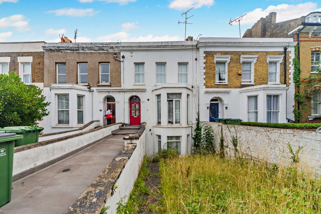Property photo 1 of 18
